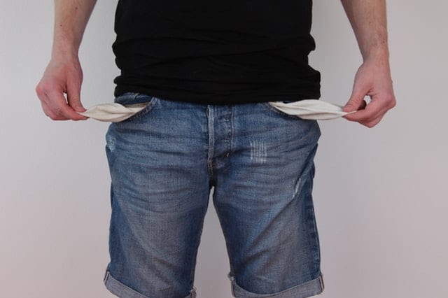 Man causes over €1100 in damage, brings €100 to court Man causes over €1100 in damage, brings €100 to court